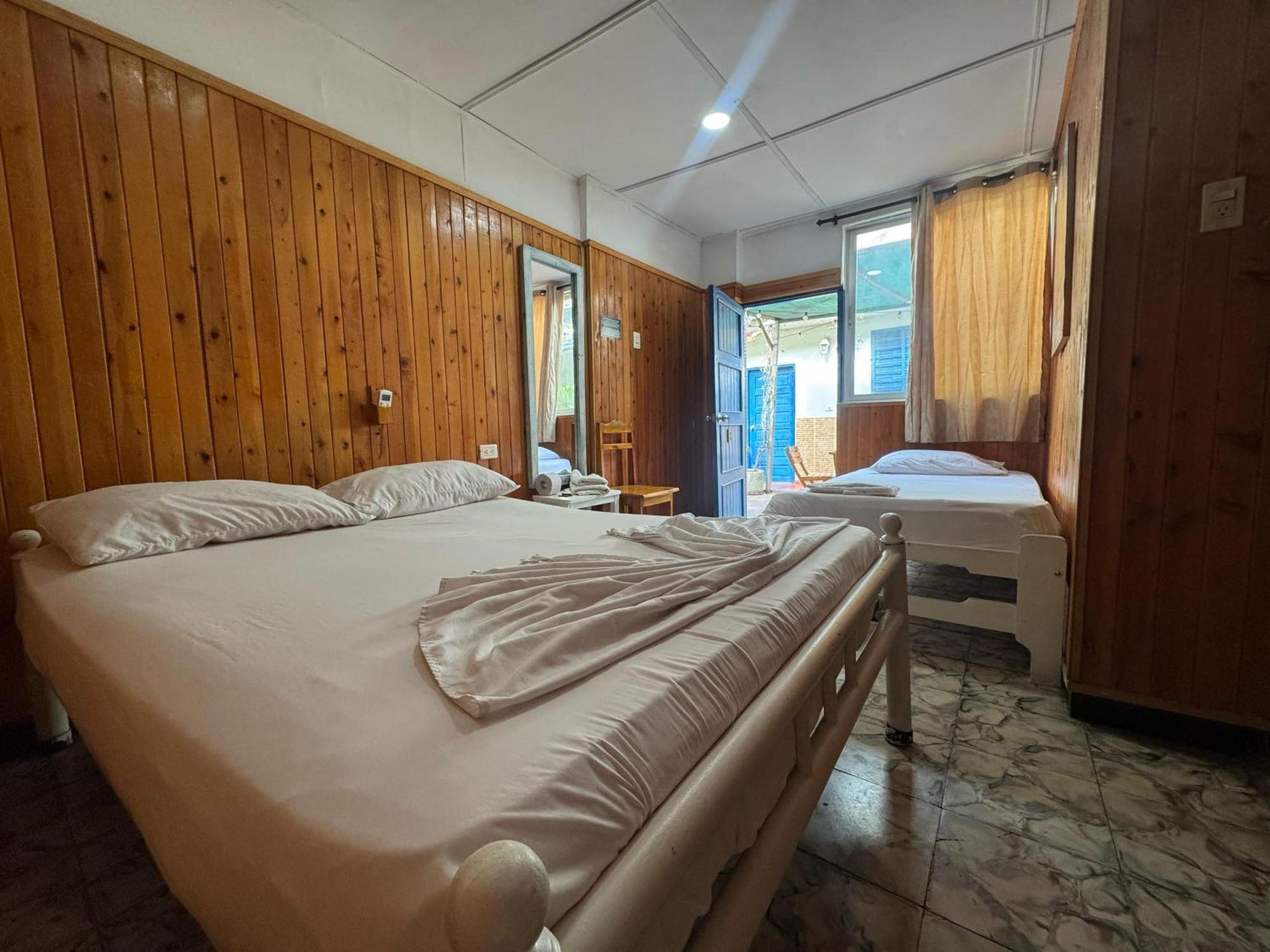 Hostal Luna Llena Getsemani Cartagena ภายนอก รูปภาพ